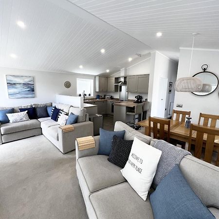 Diddly Squat Lodge With Hot Tub, Pendle View Holiday Park Clitheroe Esterno foto