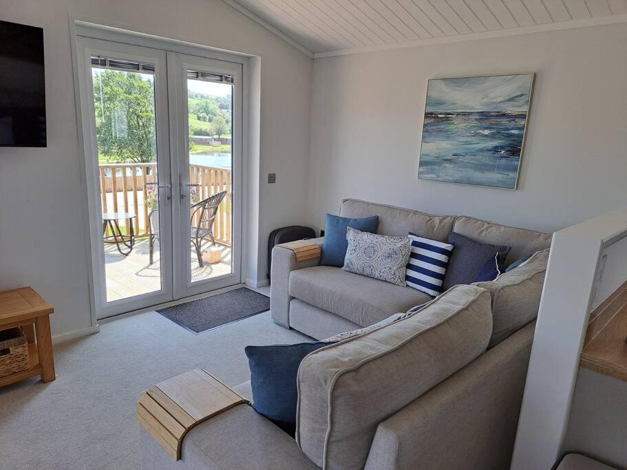 Diddly Squat Lodge With Hot Tub, Pendle View Holiday Park Clitheroe Esterno foto