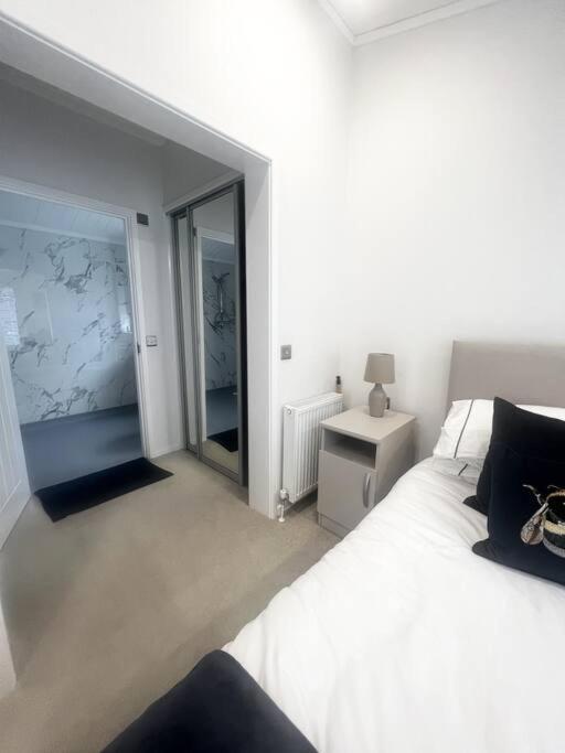 Diddly Squat Lodge With Hot Tub, Pendle View Holiday Park Clitheroe Esterno foto